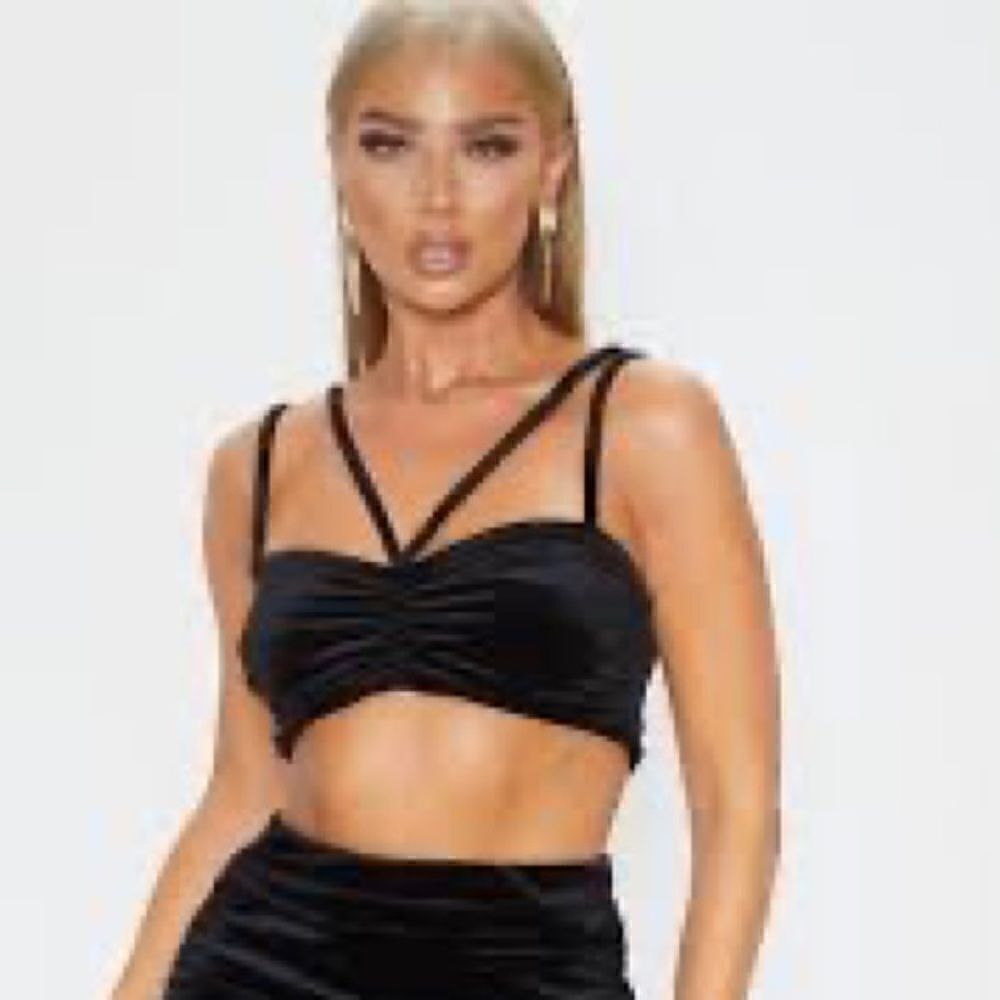 Pretty Little Thing Black Ruched Cross Back Velvet Crop Top